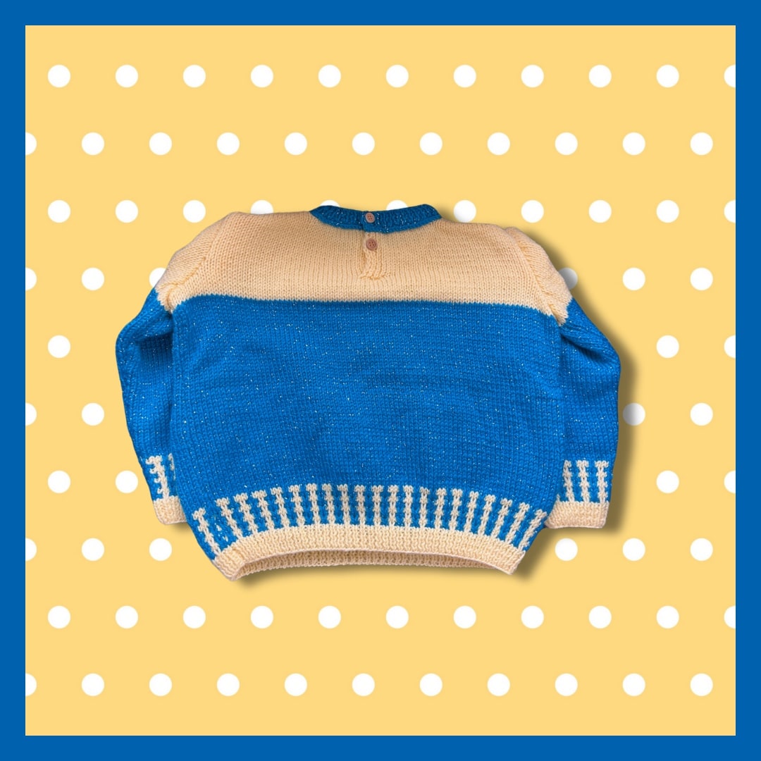 Blue and yellow sweater with shiny effect
