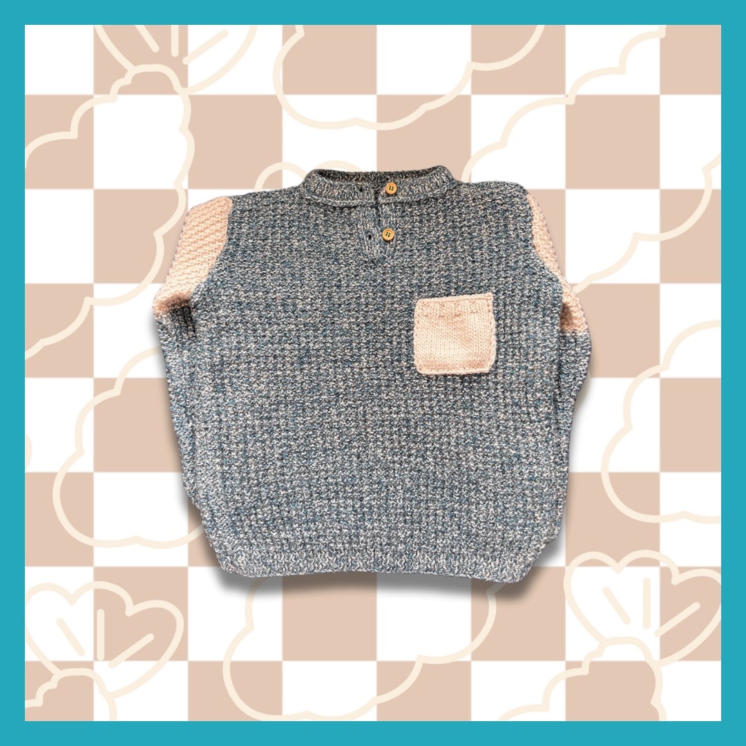 Buttoned collar sweater with pocket