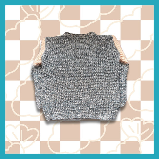 Buttoned collar sweater with pocket