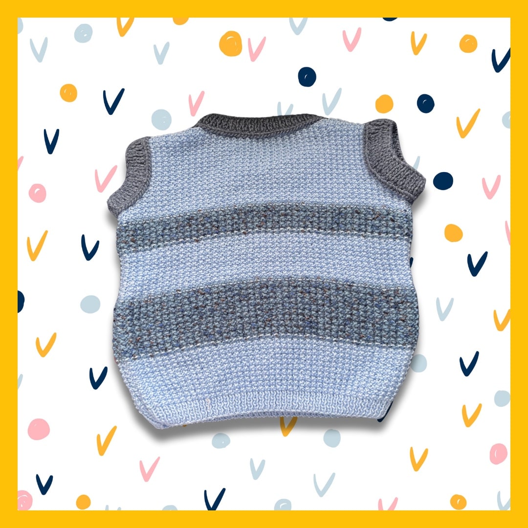 Sweater with shades of blue, and gray